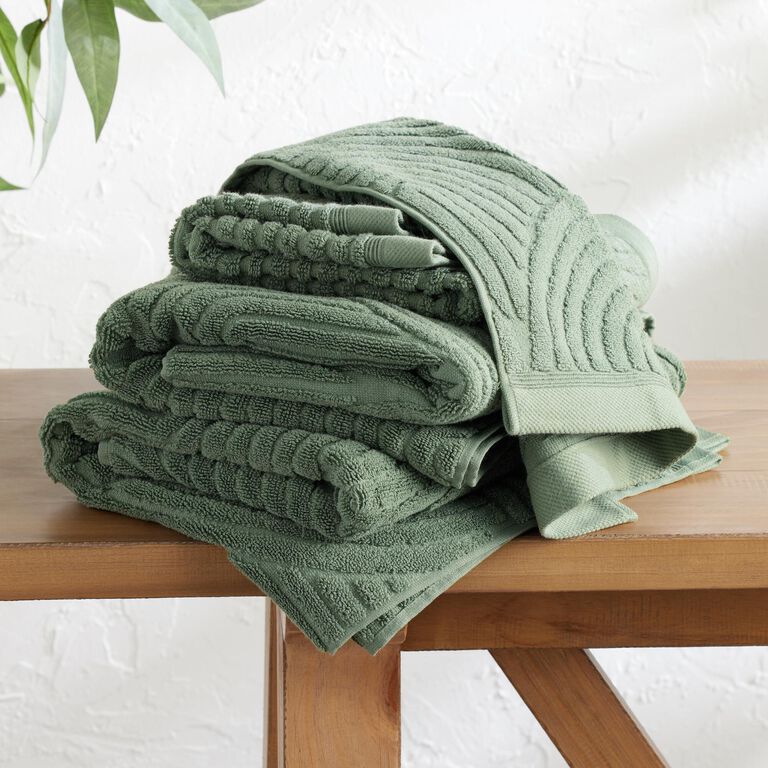 Laurel Wreath Green Sculpted Arches Towel Collection image number 1