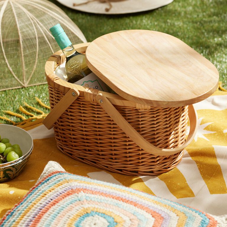 Natural Wicker and Pine Wood Insulated Picnic Basket image number 2