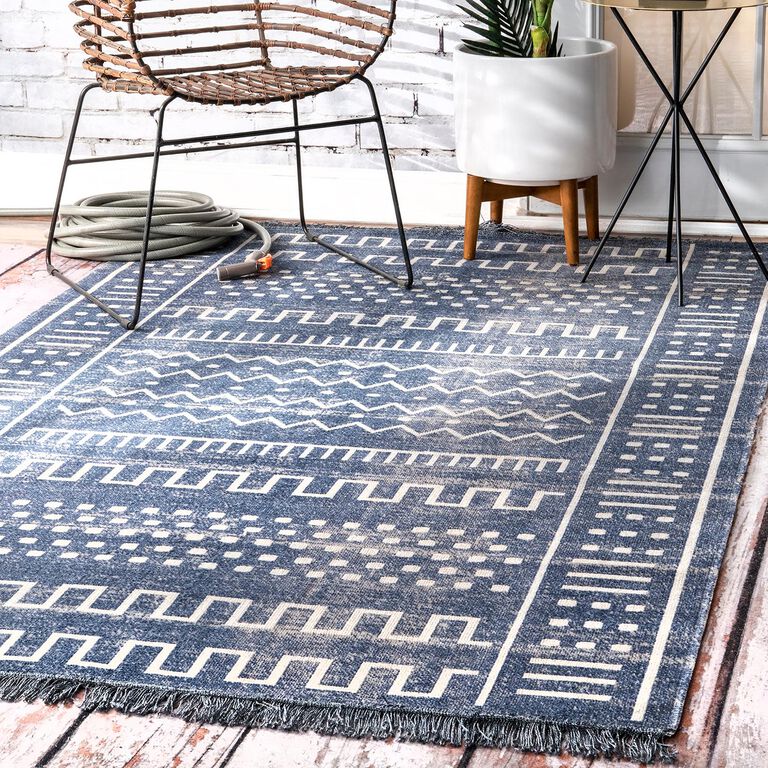 Luxor Navy Blue And White Geo Indoor Outdoor Rug image number 2