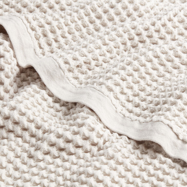 Light Gray Waffle Weave Cotton Bath Towel image number 3
