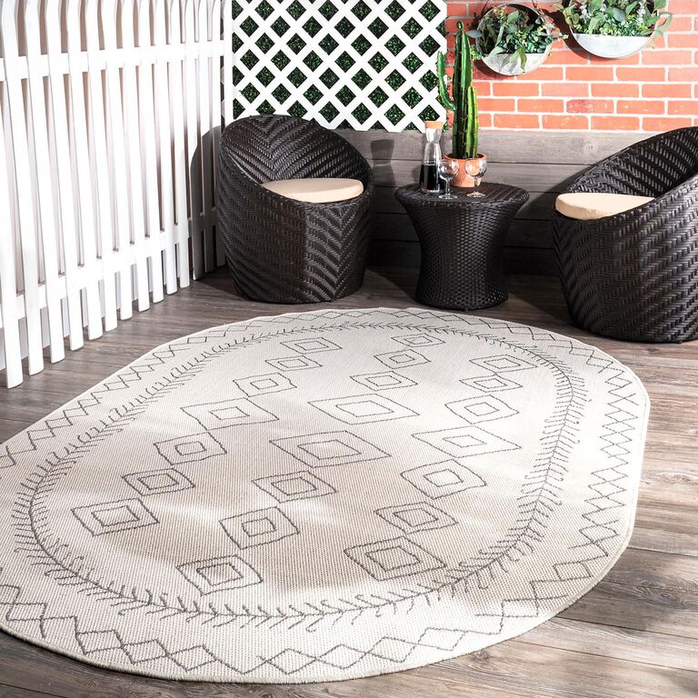 Ivory And Gray Diamond Salma Indoor Outdoor Rug image number 7