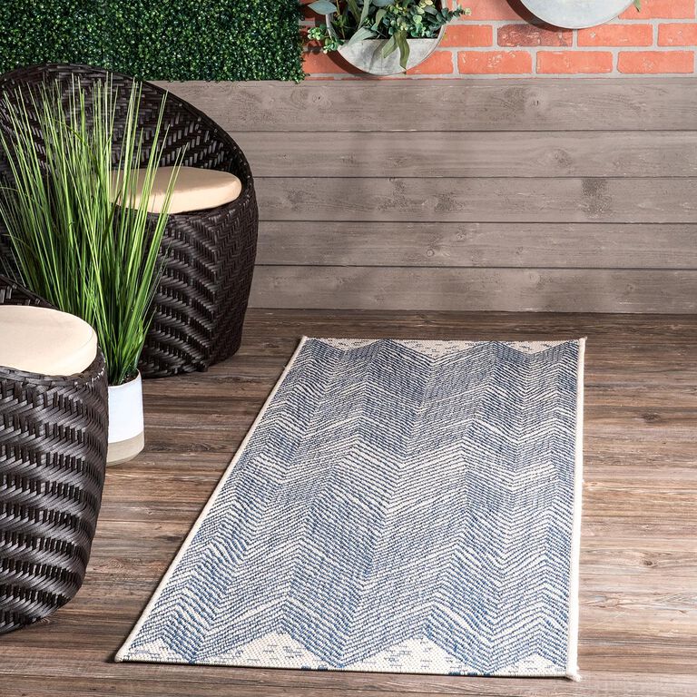 Destin Blue And White Chevron Indoor Outdoor Rug image number 2