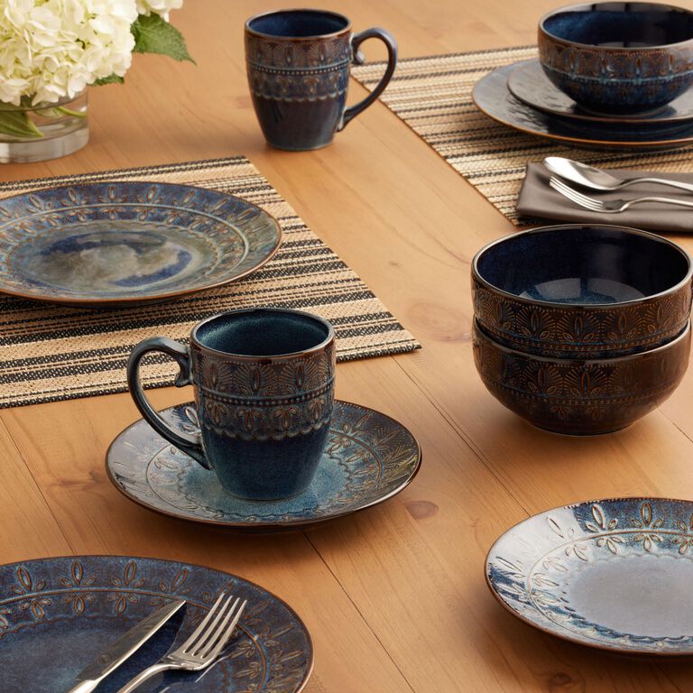 Willow Indigo Blue Embossed Dinnerware Collection image number 1