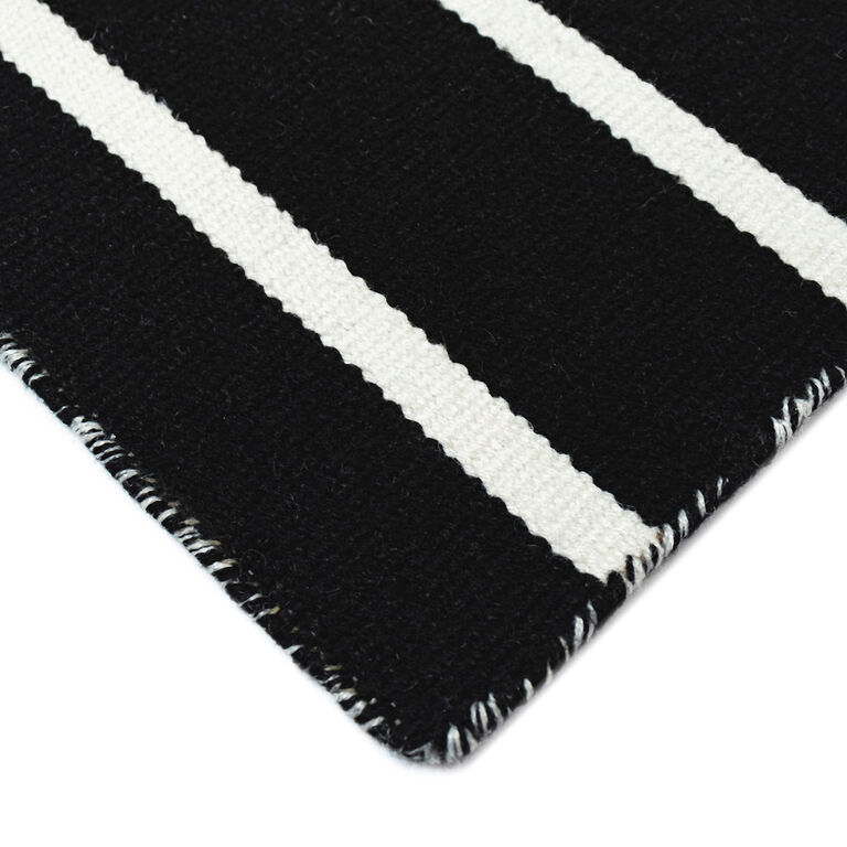 Black and White Pinstripe Reversible Indoor Outdoor Rug image number 5