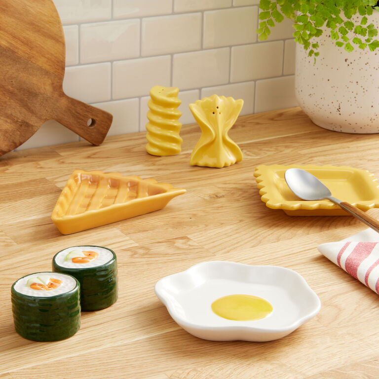 Hand Painted Ceramic Sushi Roll Salt and Pepper Shaker Set image number 2
