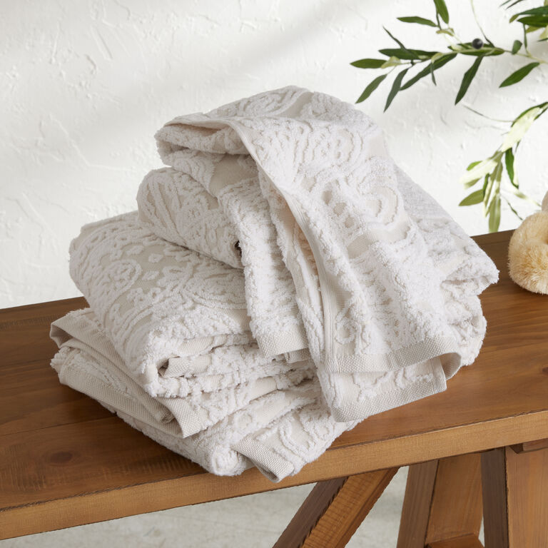 Anastasia Ivory And White Sculpted Paisley Bath Towel image number 2